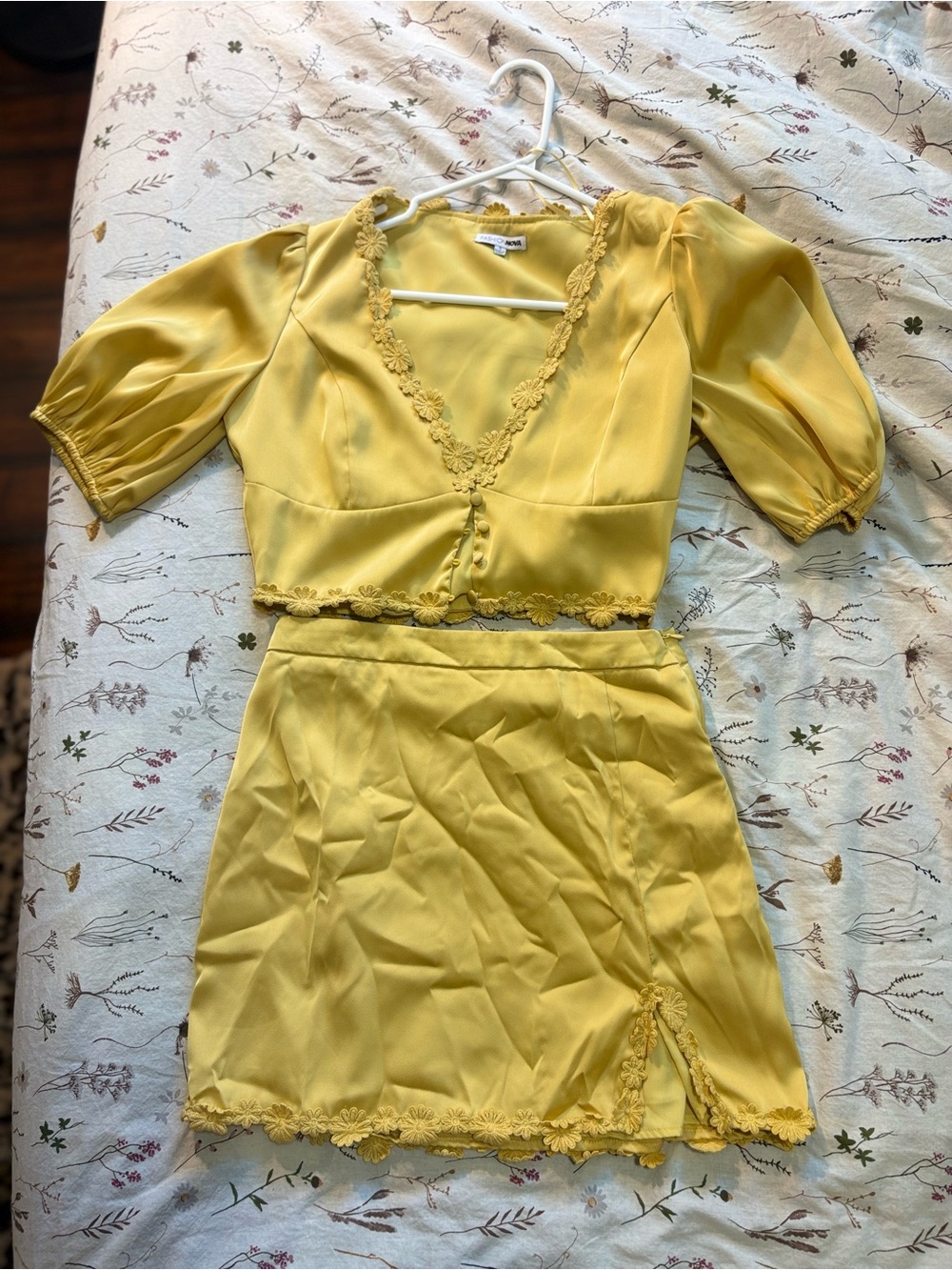Fashion Nova Yellow flower Lace-Trim Two-Piece Skirt Set